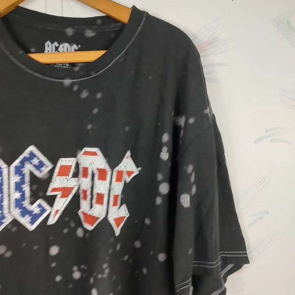 ACDC 1980 U.S. Tour Graphic Tee - Picture 2 of 8